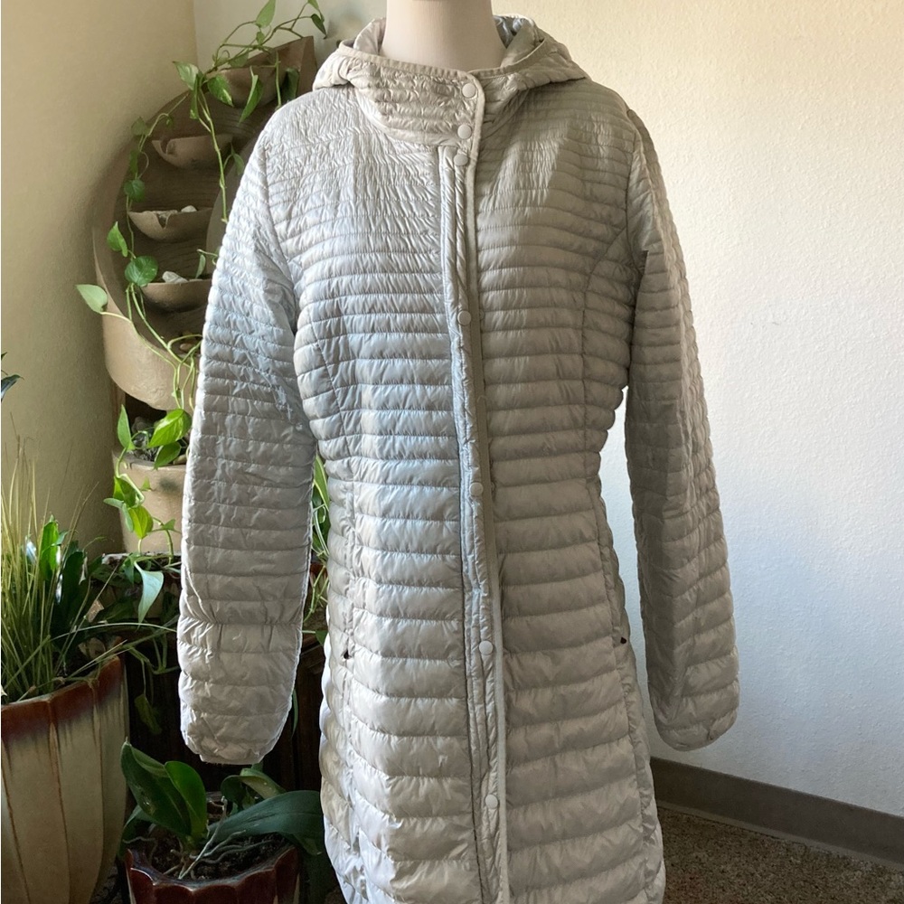 Patagonia Fiona Silver Nylon Duck Down Hooded Coat size L